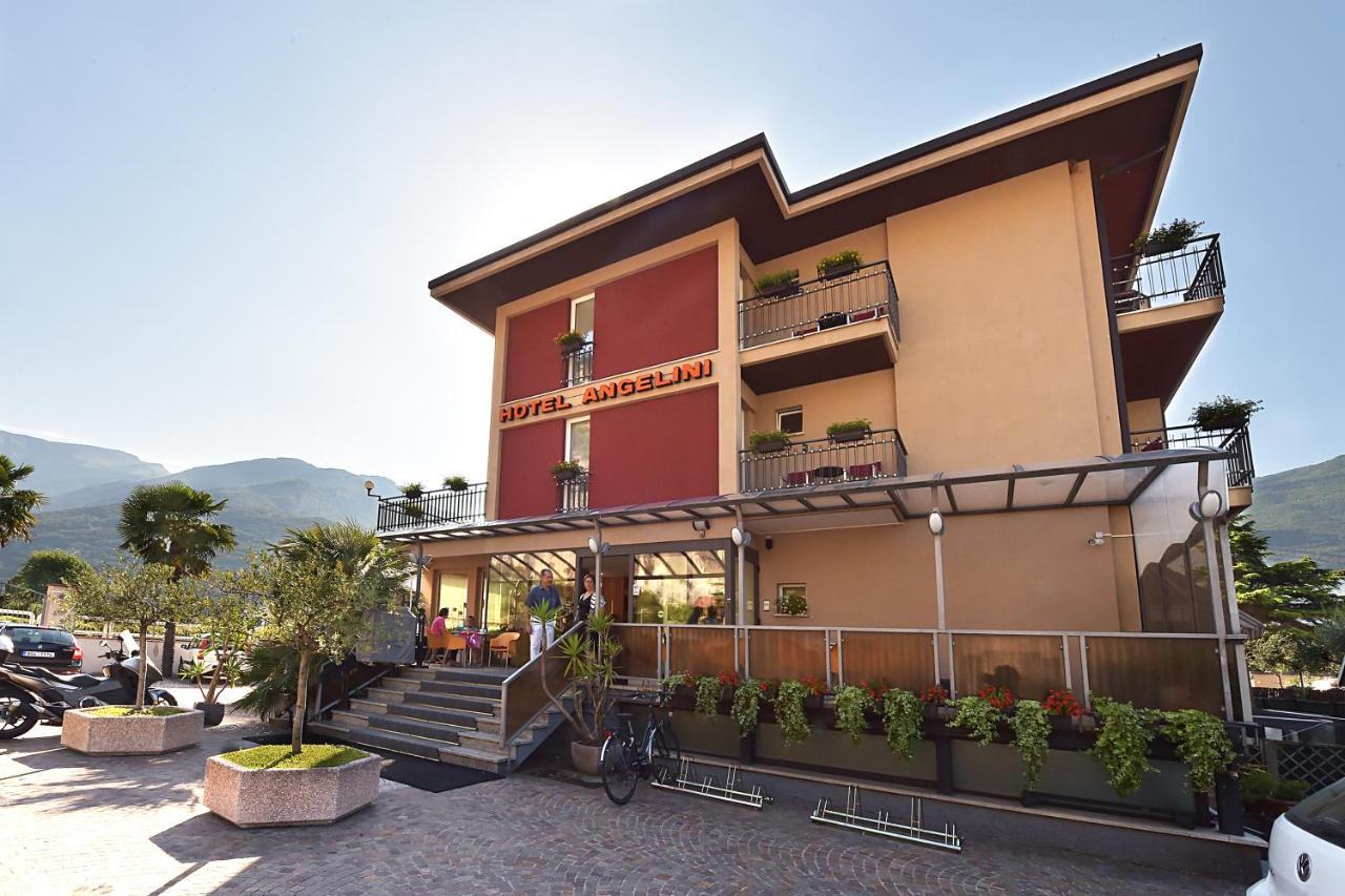 Hotel Angelini Торболе Экстерьер фото