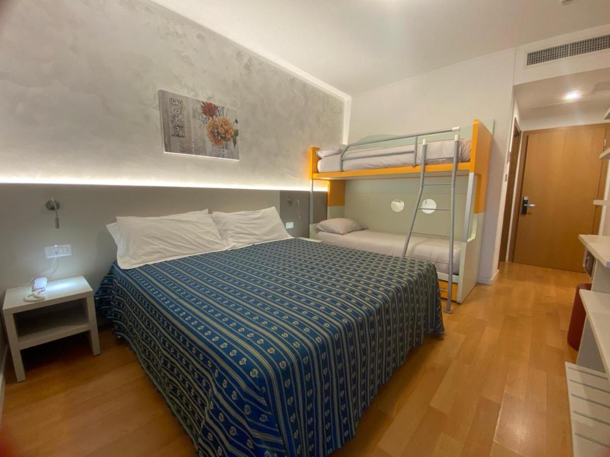 Hotel Angelini Торболе Экстерьер фото