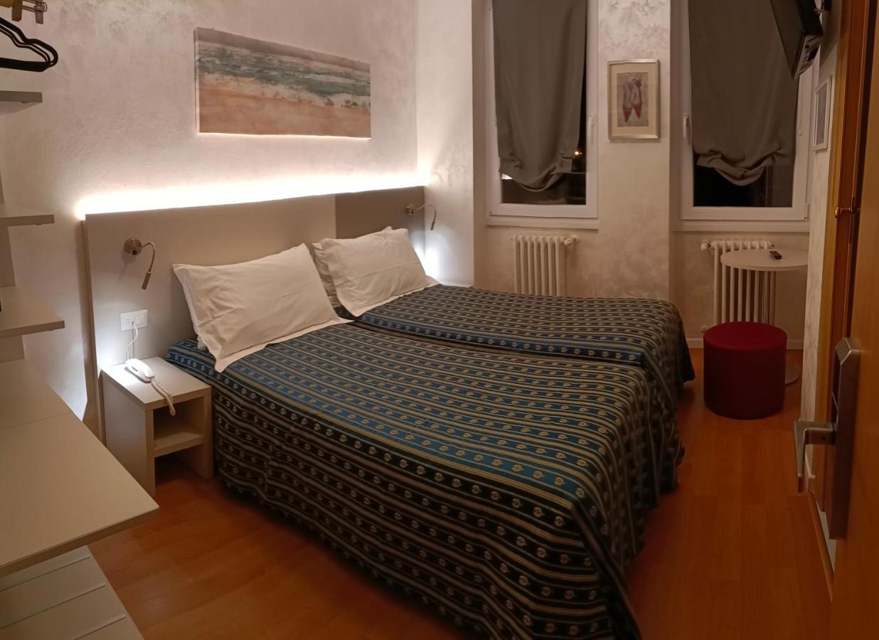 Hotel Angelini Торболе Экстерьер фото