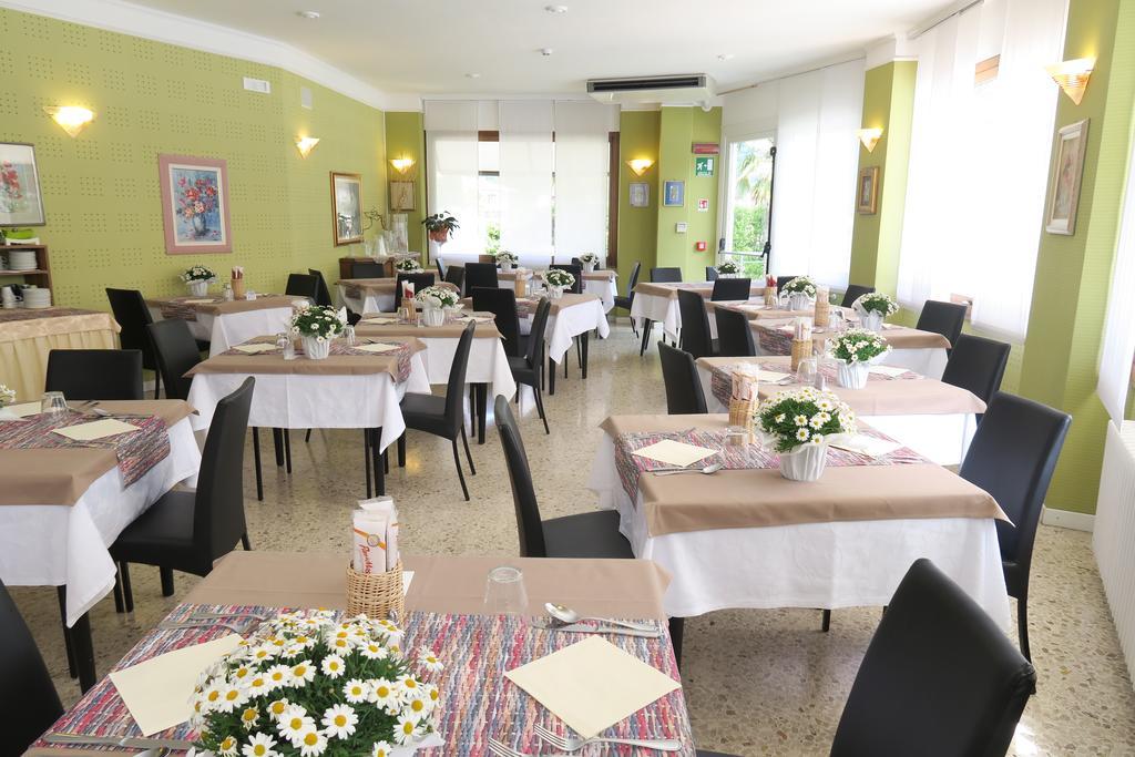 Hotel Angelini Торболе Экстерьер фото