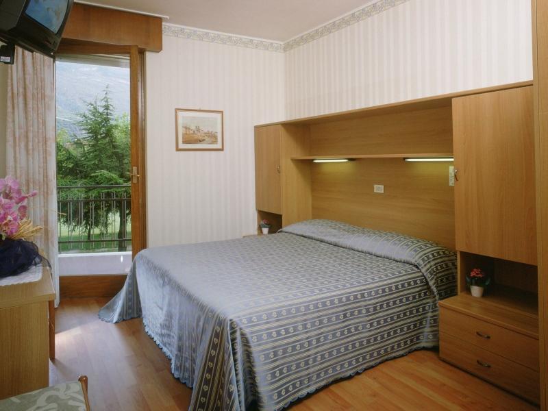 Hotel Angelini Торболе Экстерьер фото