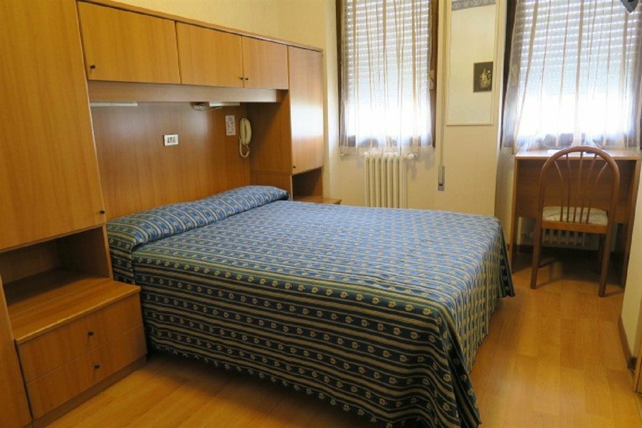 Hotel Angelini Торболе Экстерьер фото